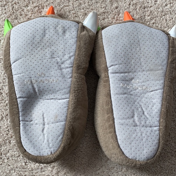 Slippers - Picture 2 of 2